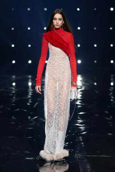 Look 50
